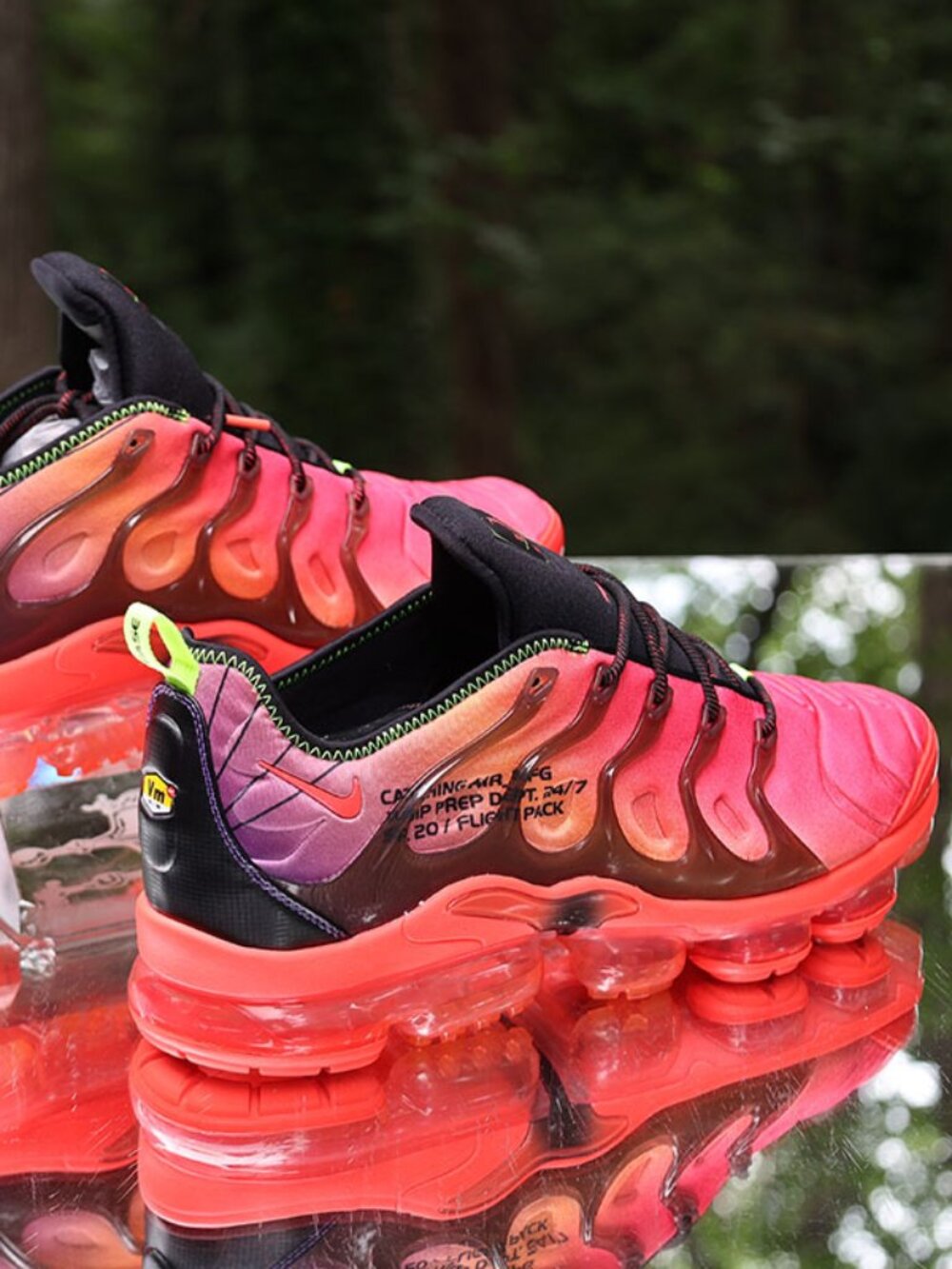 Nike Air Vapormax Plus Laser Crimson - Picture 13 of 15